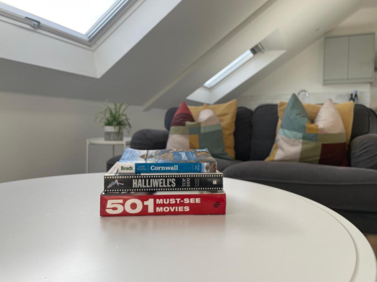 Stunning Penthouse In Penzance "Amazing Sea Views" Lägenhet Exteriör bild