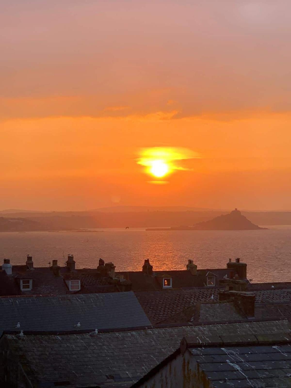 Stunning Penthouse In Penzance "Amazing Sea Views" Lägenhet Exteriör bild